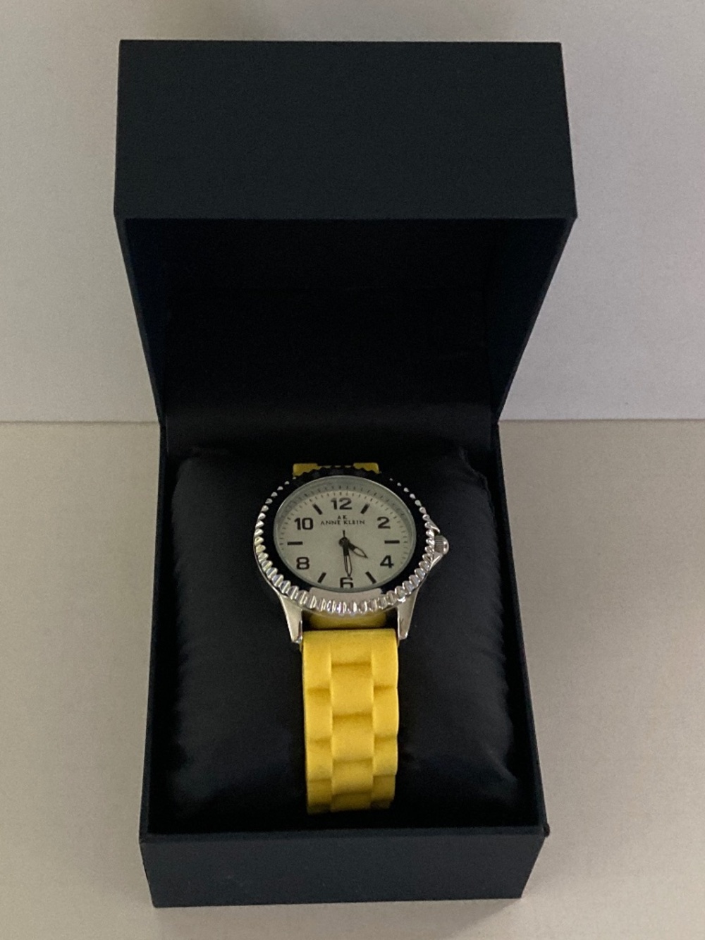 Anne Klein Silver Tone Watch/Yellow Strap/Stainless/10/9429/NIB!/NEEDS BATTERY!